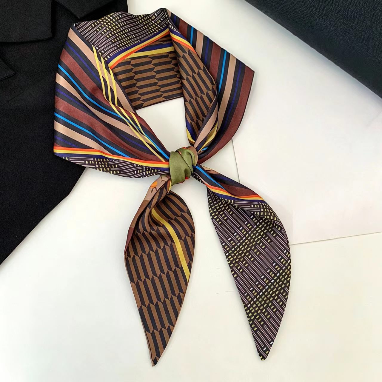 Luxury Bags Reseller - Lüks Baskılı Uzun Saç Kurdelesi Bevel