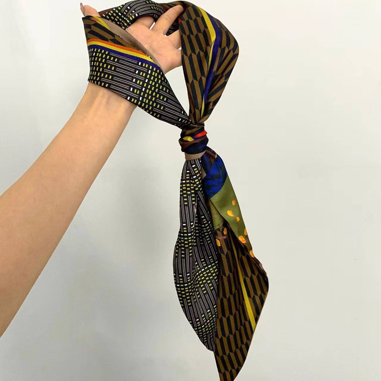 Lüks Baskılı Uzun Saç Kurdeles - Luxury Bags Reseller incelemesi ve fiyatı